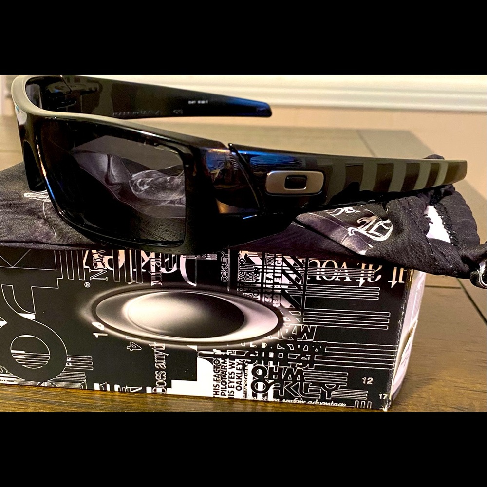 Men’s Oakley Sunglasses